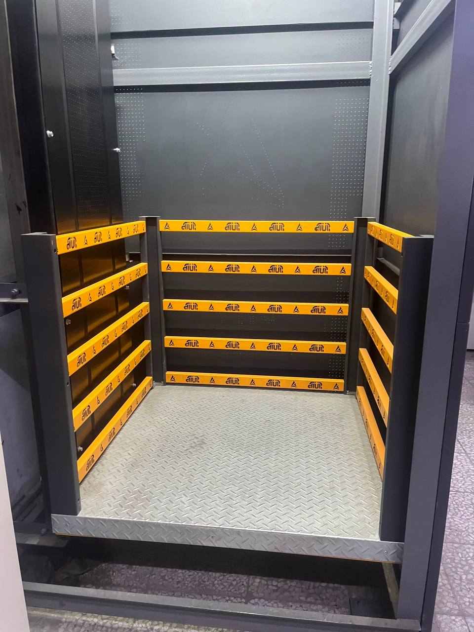 بالابر کارخانه صنعتی