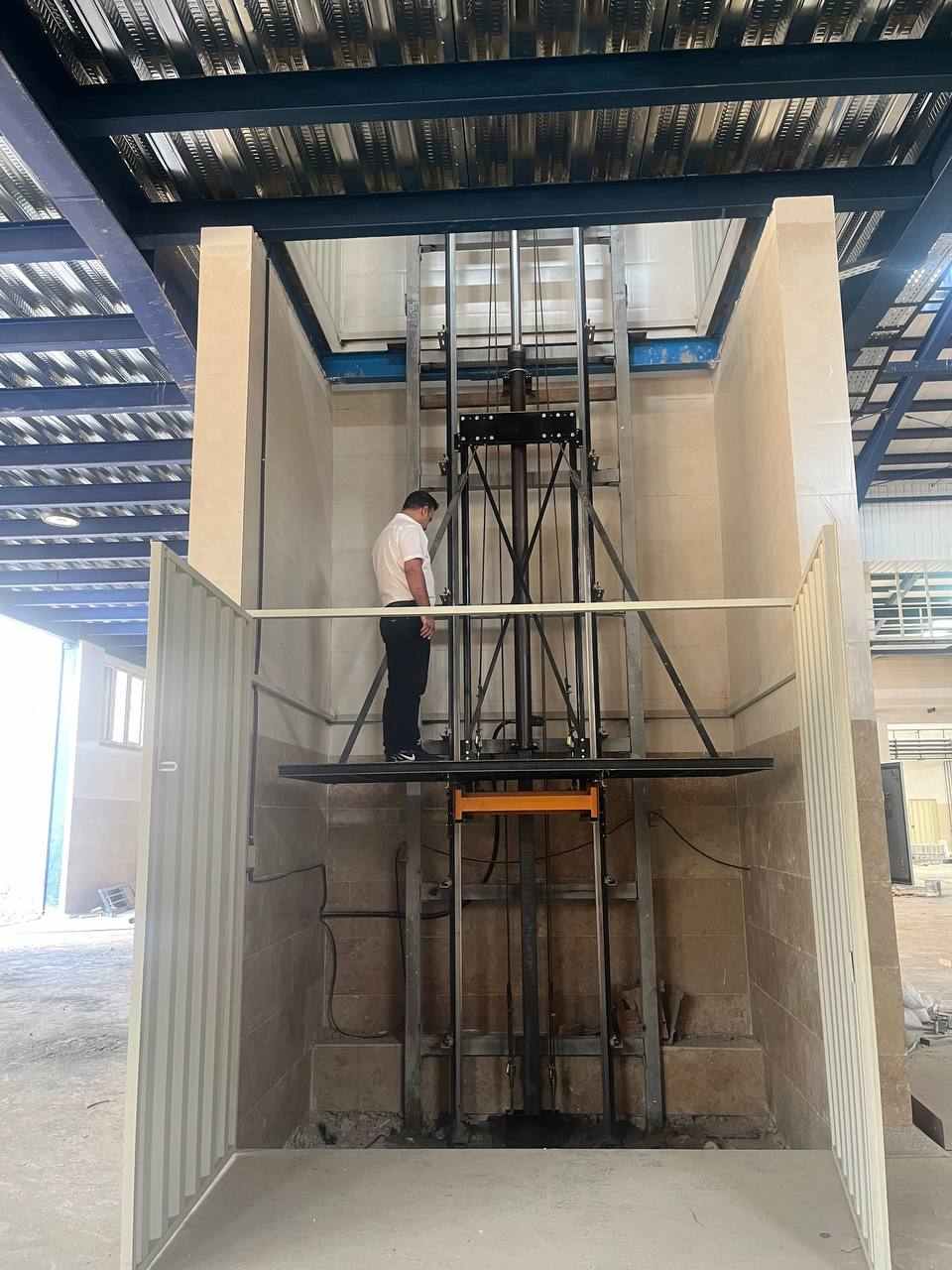 بالابر یک تن صنعتی